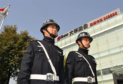 1503558338694532.jpg 金融服務(wù)安保人員巡邏2.jpg